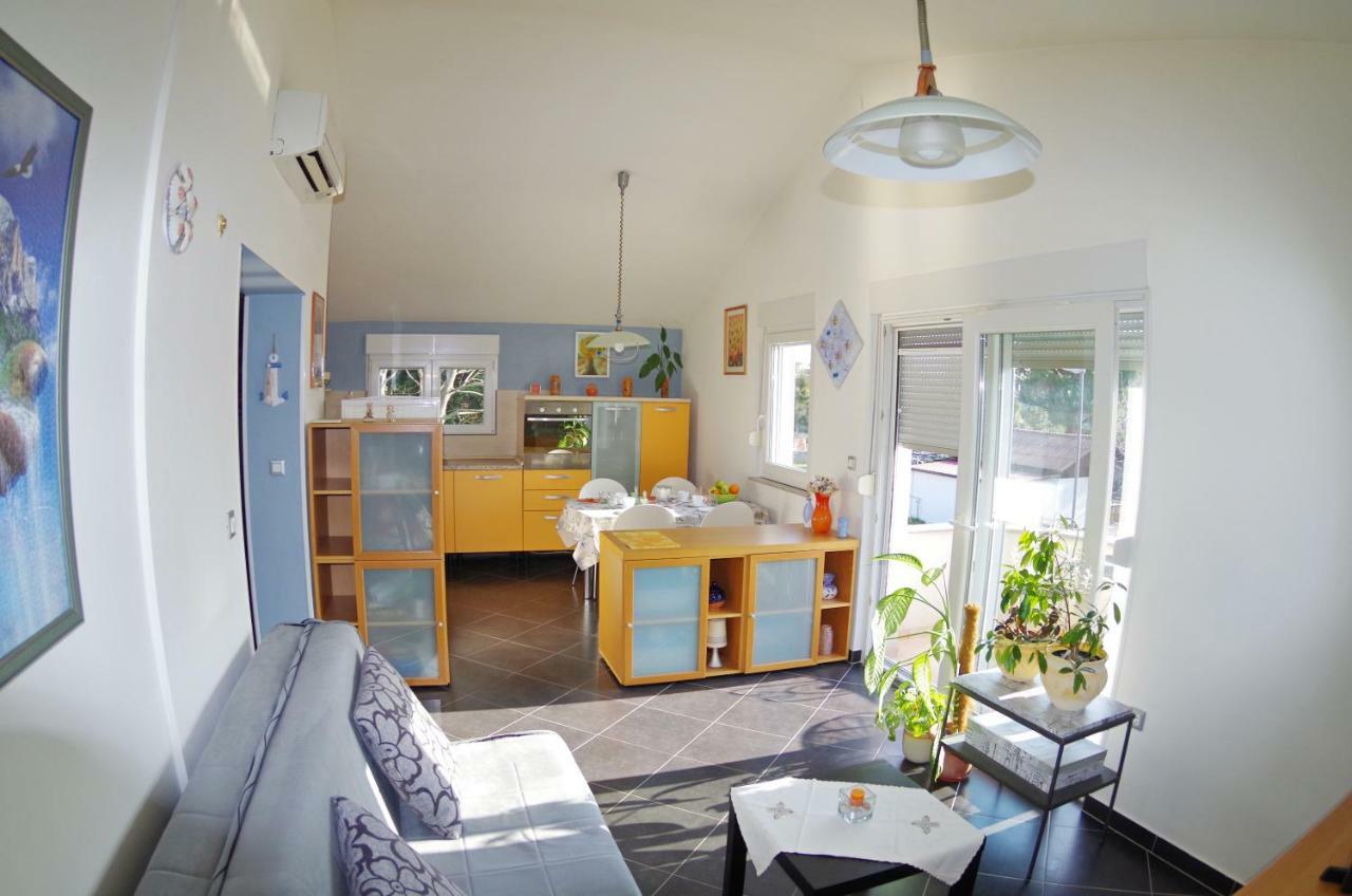 Apartment Leni
